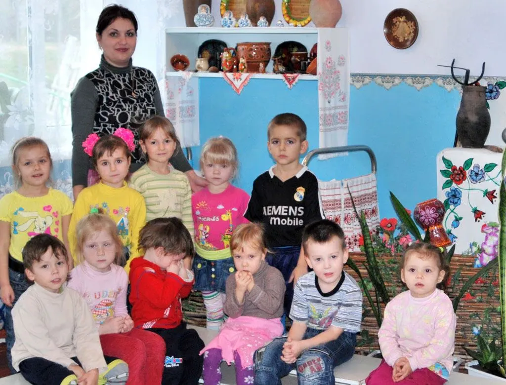 В.М. Зволінська з вихованцями