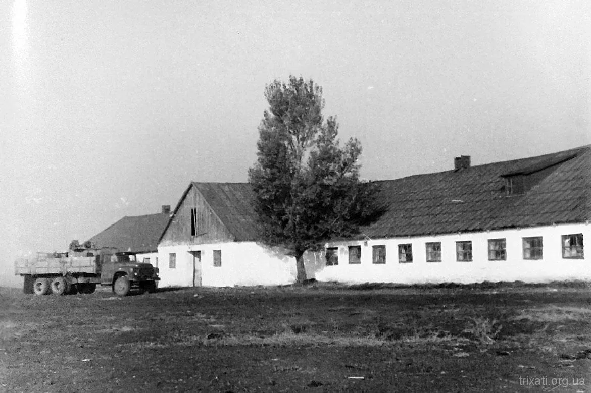 Головна будівля ферми