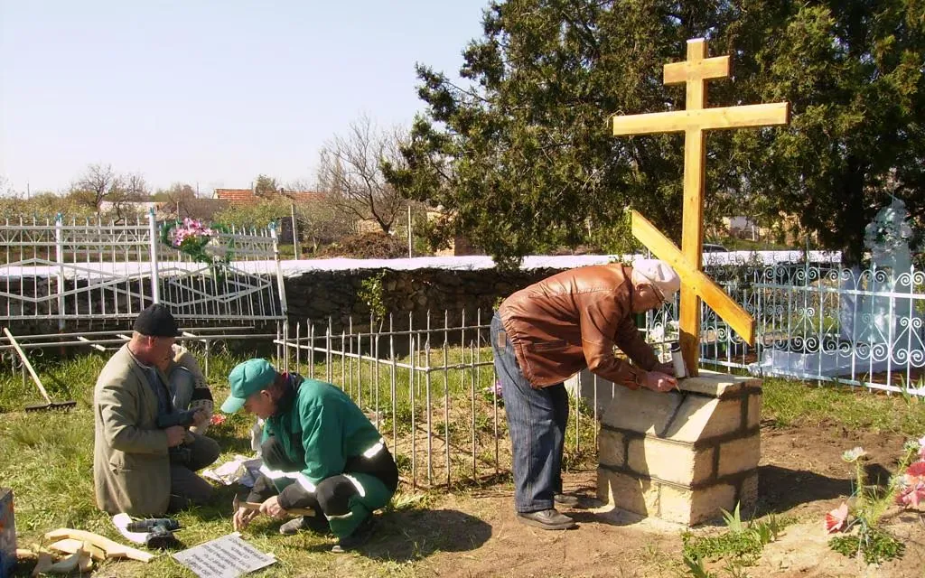 Встановлення памятних хрестів