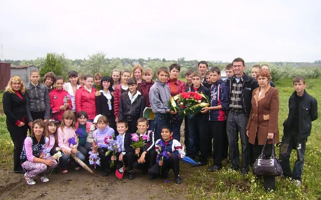Учасники мiтингу зi школи