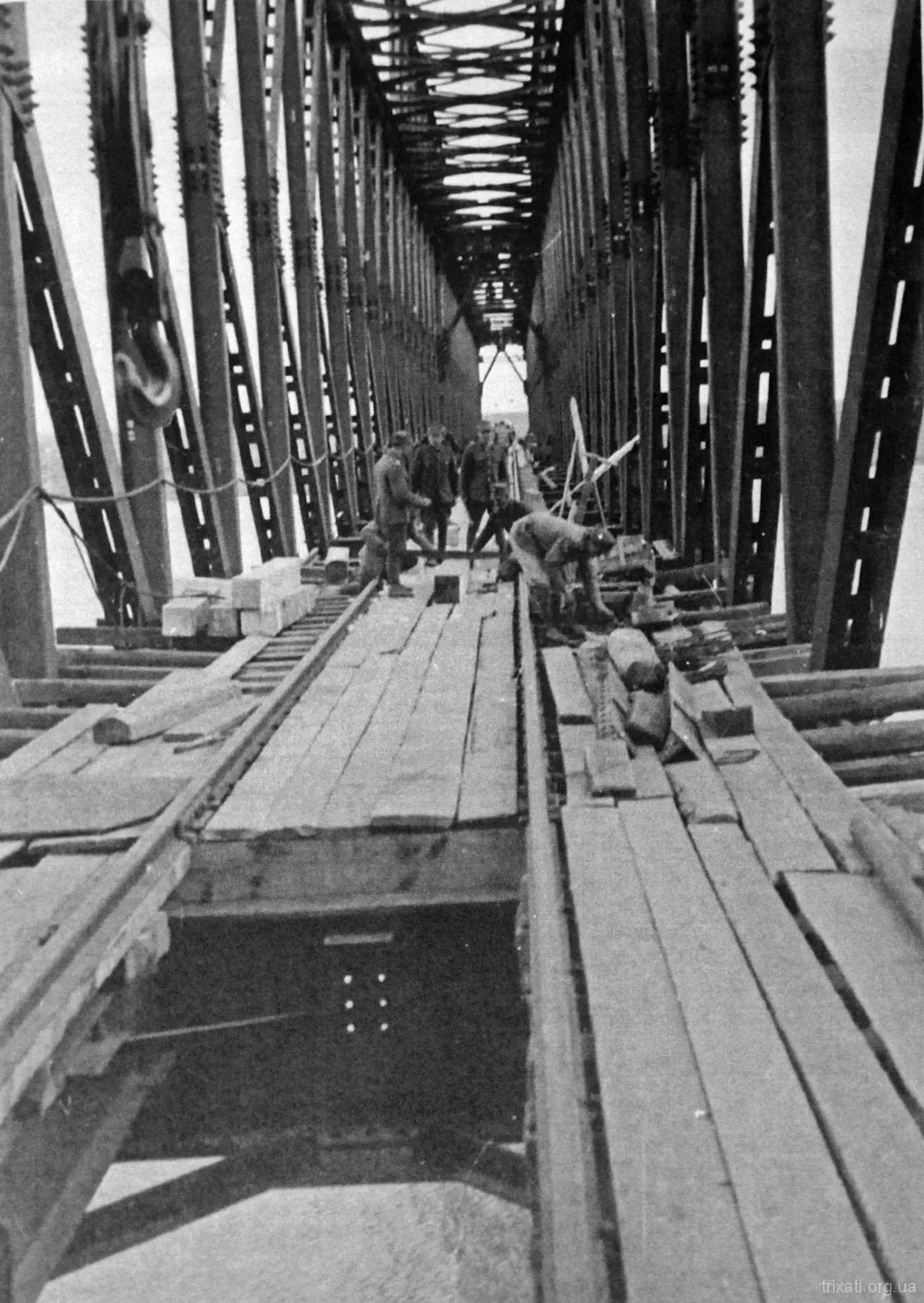 Будівництво залізничного мосту через Буг. 1943